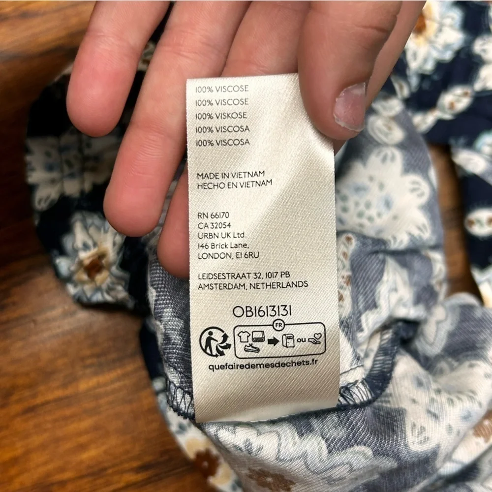 Anthropologie women’s easy traveler floral diamond print shorts - Picture 9 of 9